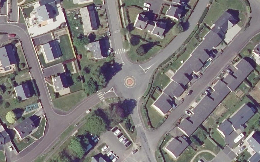 Vue aérienne du Rond-point anonyme n°1446917886