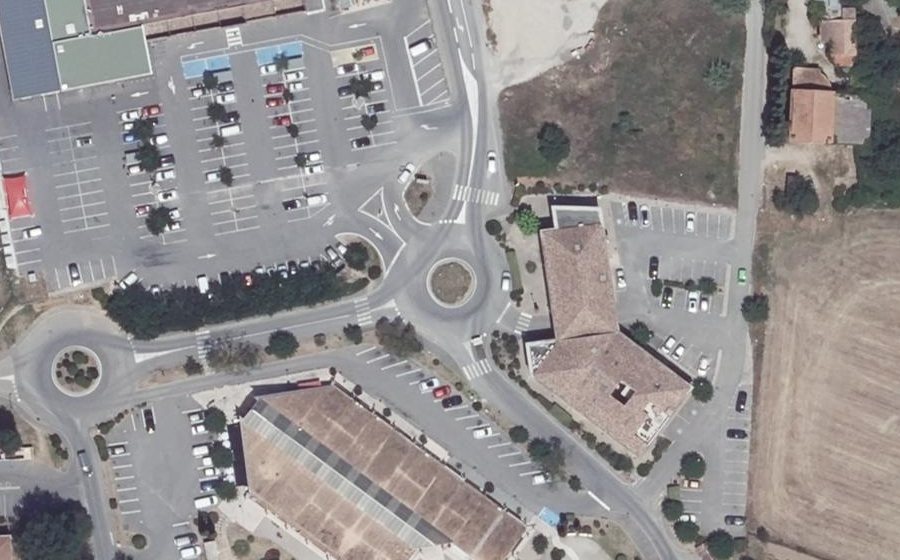 Vue aérienne du Rond-point anonyme n°1447662662