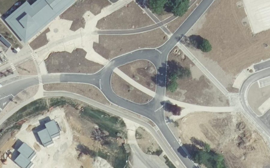 Vue aérienne du Rond-point anonyme n°1447848591