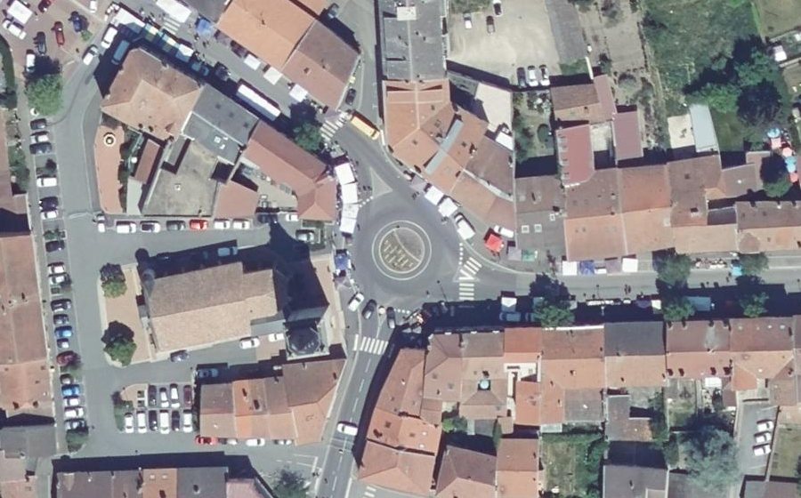 Vue aérienne du Rond-point anonyme n°14480263