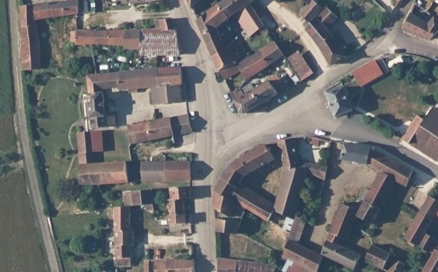 Vue aérienne du Rond-point anonyme n°1448450449