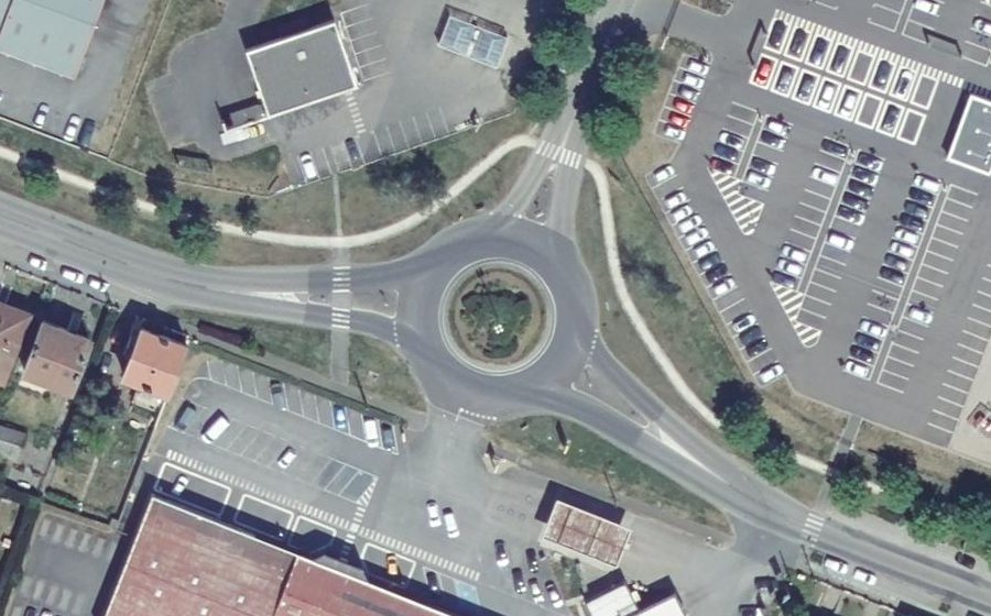 Vue aérienne du Rond-point anonyme n°14484712
