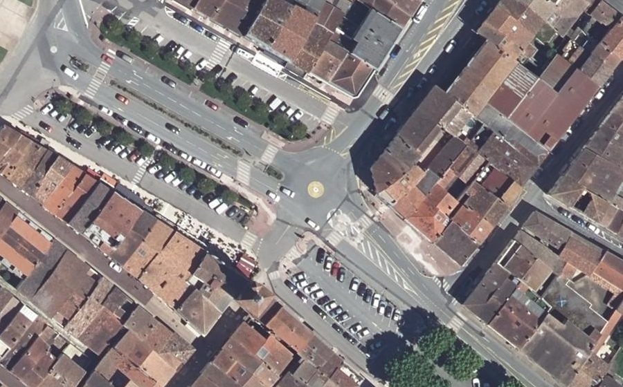 Vue aérienne du Rond-point anonyme n°1448570515