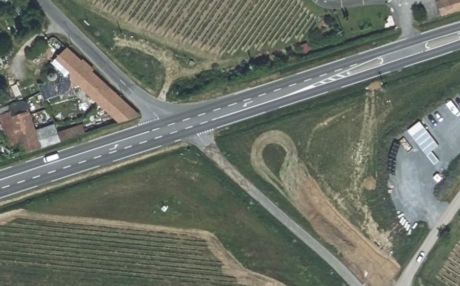 Vue aérienne du Rond-point anonyme n°1448572315