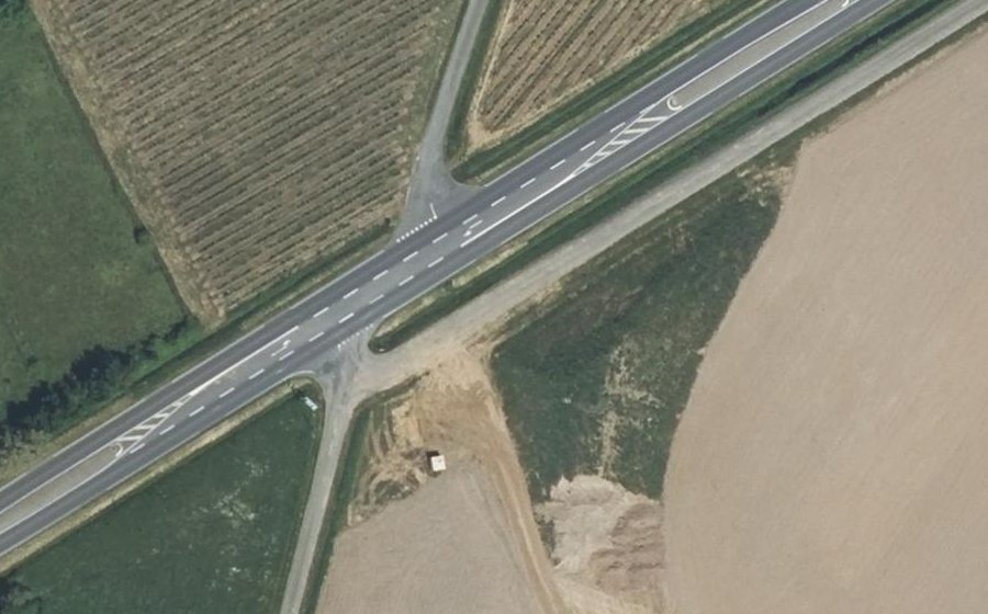 Vue aérienne du Rond-point anonyme n°1448572316