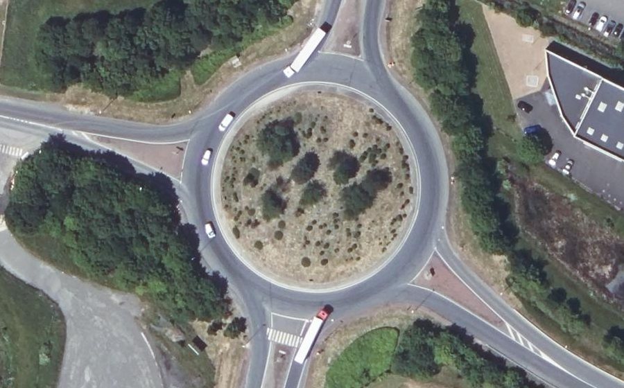 Vue aérienne du Rond-point anonyme n°14485893