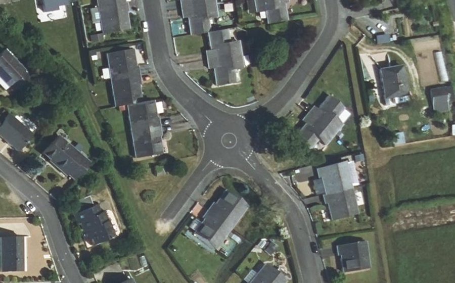 Vue aérienne du Rond-point anonyme n°144958100