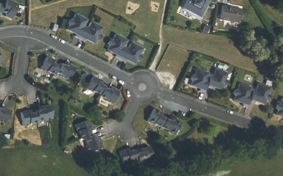 Vue aérienne du Rond-point anonyme n°144958102
