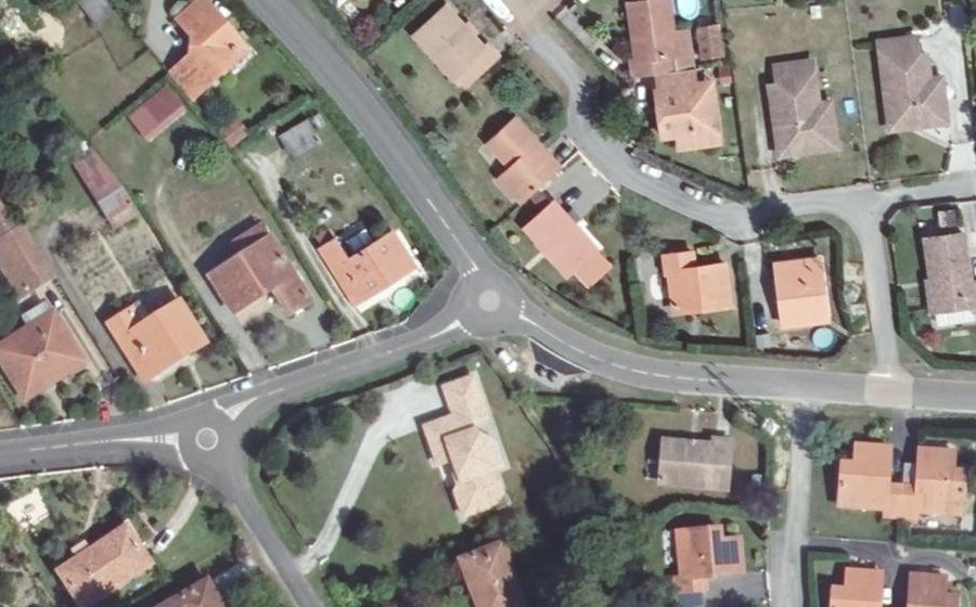 Vue aérienne du Rond-point anonyme n°145017393