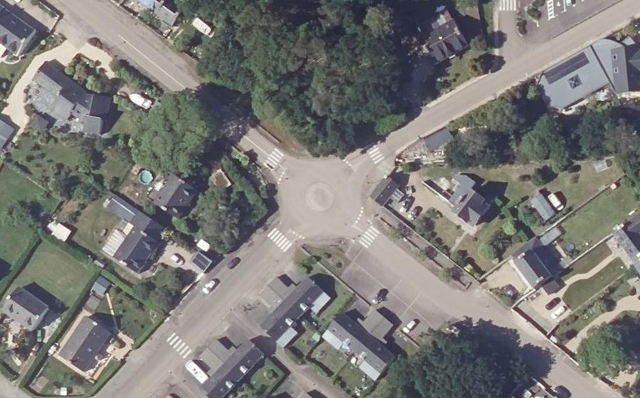Vue aérienne du Rond-point anonyme n°145037961