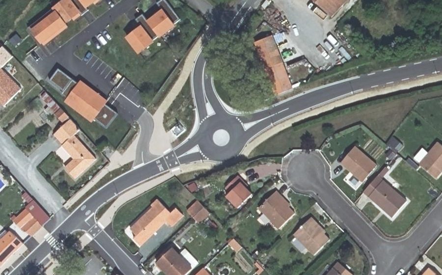 Vue aérienne du Rond-point anonyme n°1450891160