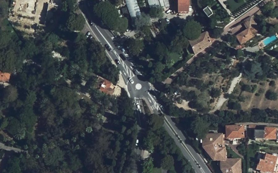 Vue aérienne du Rond-point anonyme n°1450905239