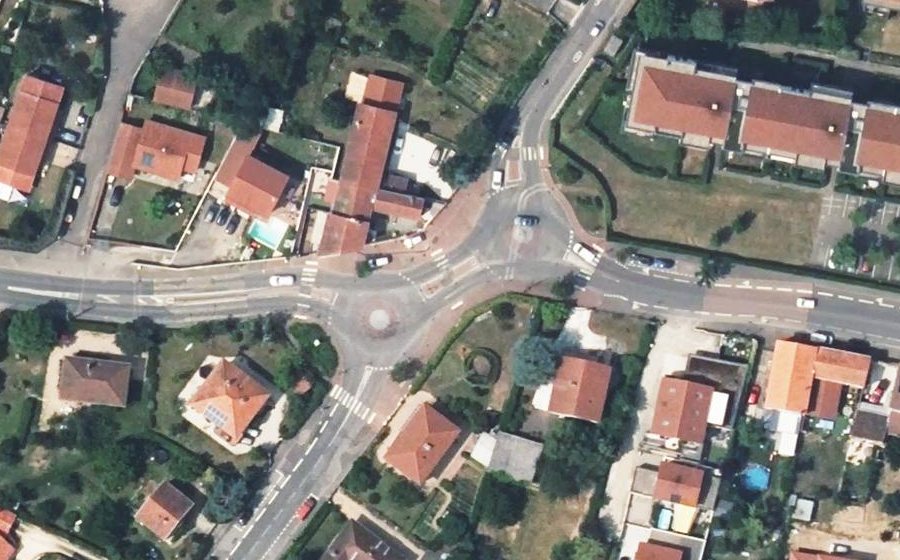 Vue aérienne du Rond-point anonyme n°145122020
