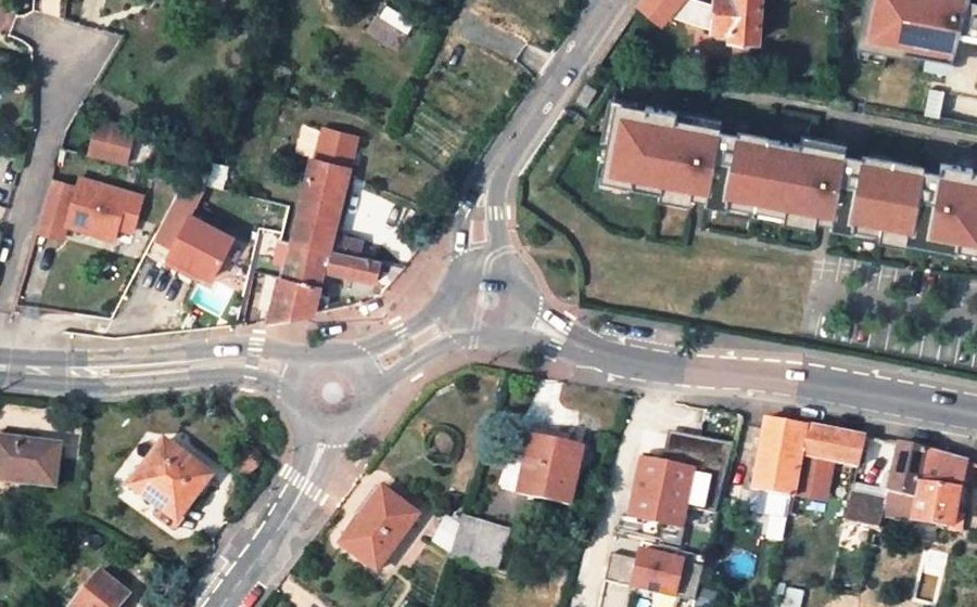 Vue aérienne du Rond-point anonyme n°145122023