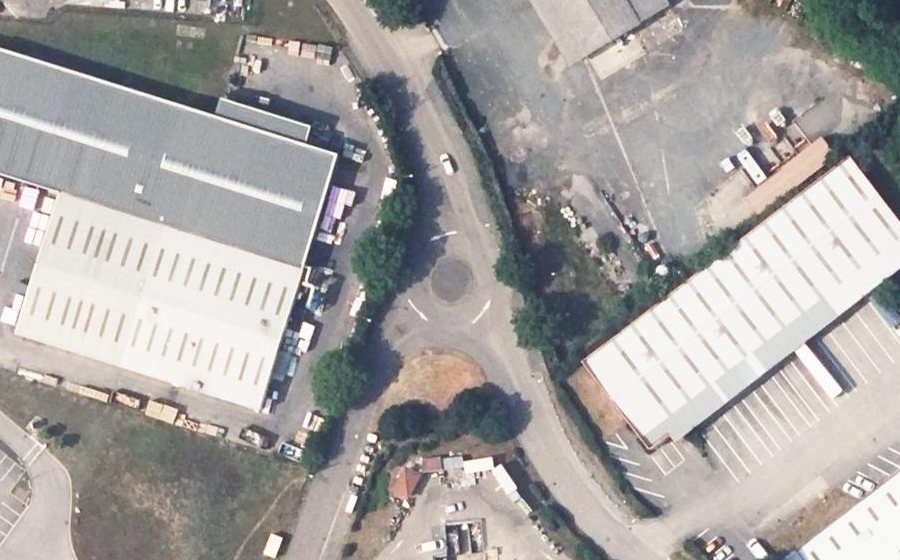 Vue aérienne du Rond-point anonyme n°145131862
