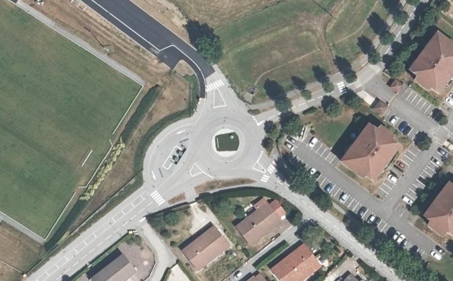 Vue aérienne du Rond-point anonyme n°1451562614