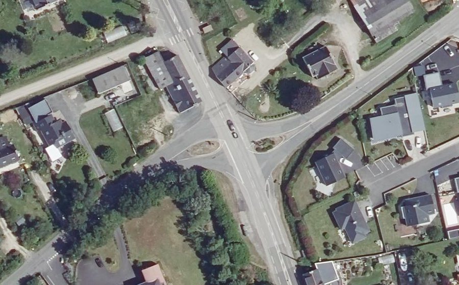 Vue aérienne du Rond-point anonyme n°1451676504