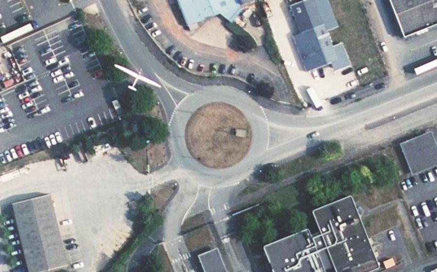 Vue aérienne du Rond-point anonyme n°145212044
