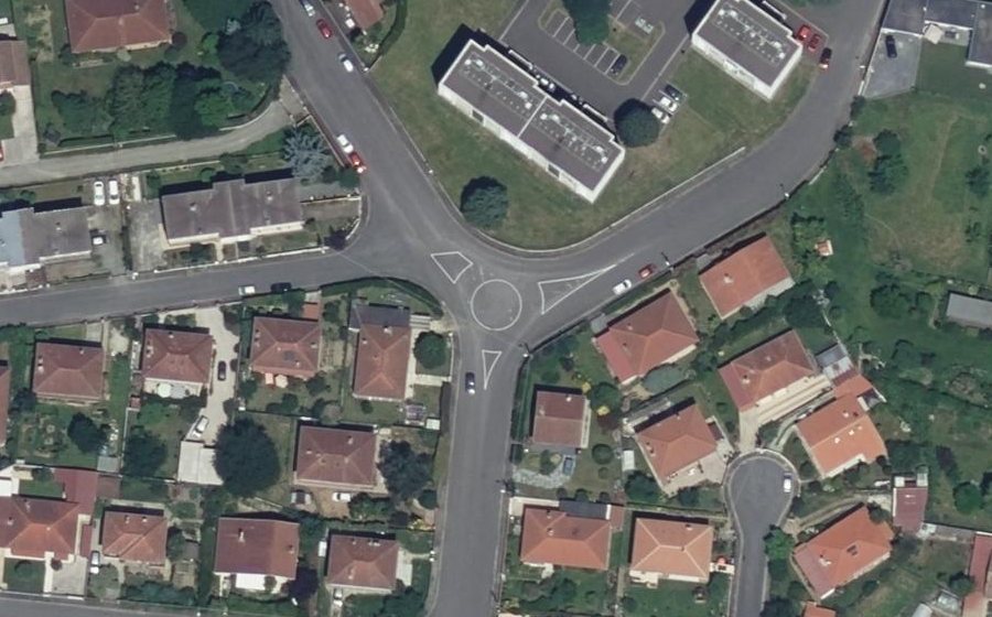 Vue aérienne du Rond-point anonyme n°1452441154