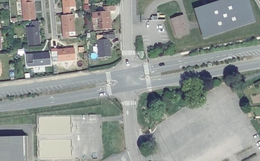 Vue aérienne du Rond-point anonyme n°1452445050