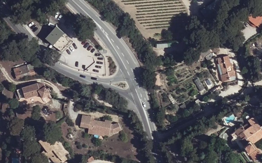 Vue aérienne du Rond-point anonyme n°1452613603