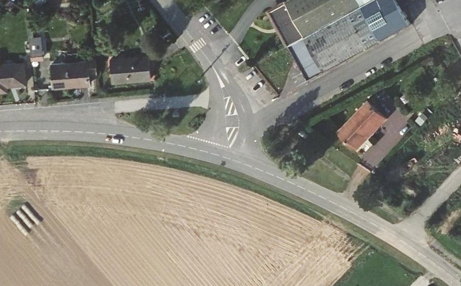 Vue aérienne du Rond-point anonyme n°1452691736