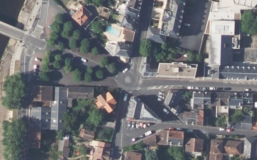 Vue aérienne du Rond-point anonyme n°1453124140
