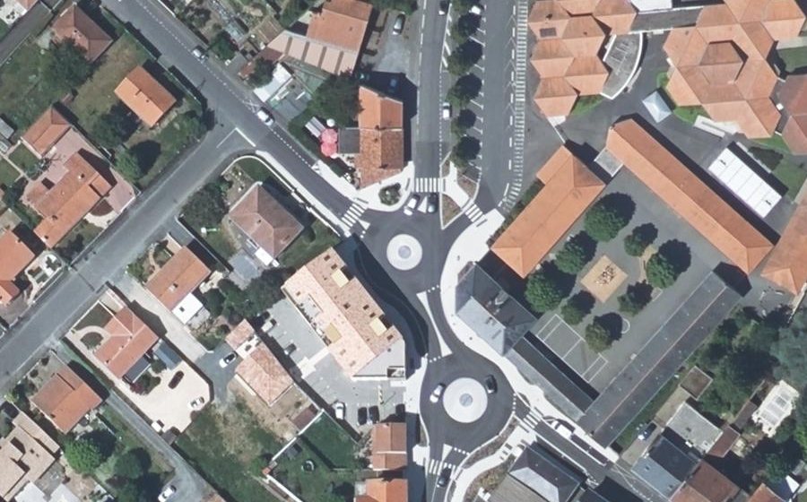 Vue aérienne du Rond-point anonyme n°1453268132
