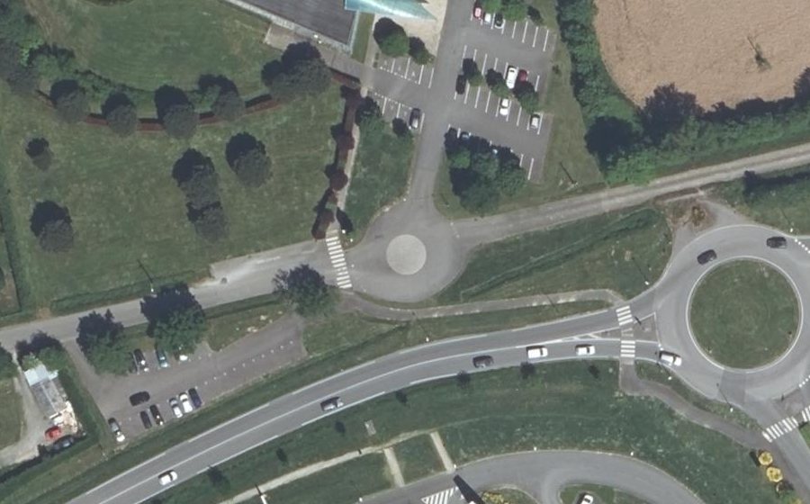 Vue aérienne du Rond-point anonyme n°1453291973