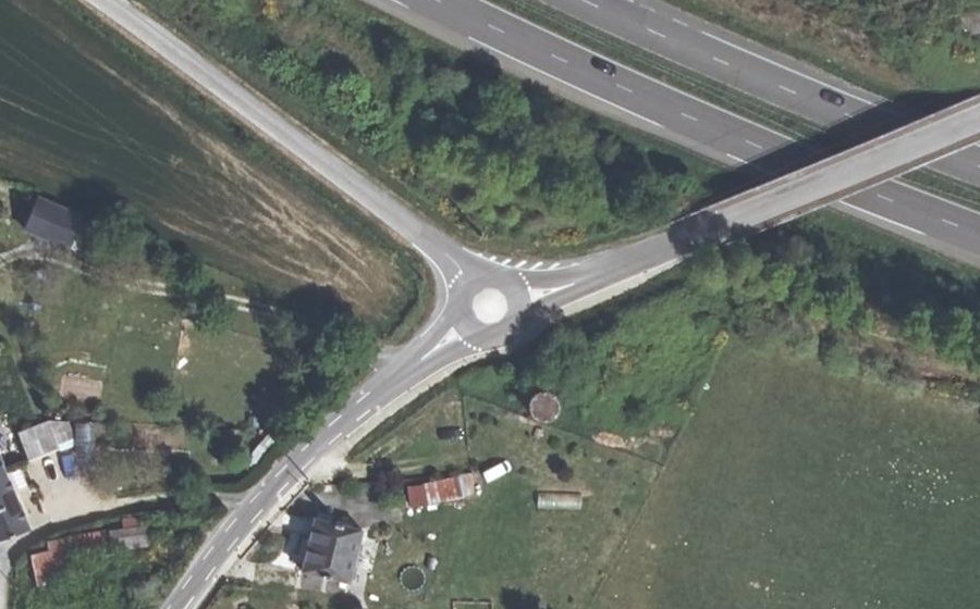 Vue aérienne du Rond-point anonyme n°1453512487