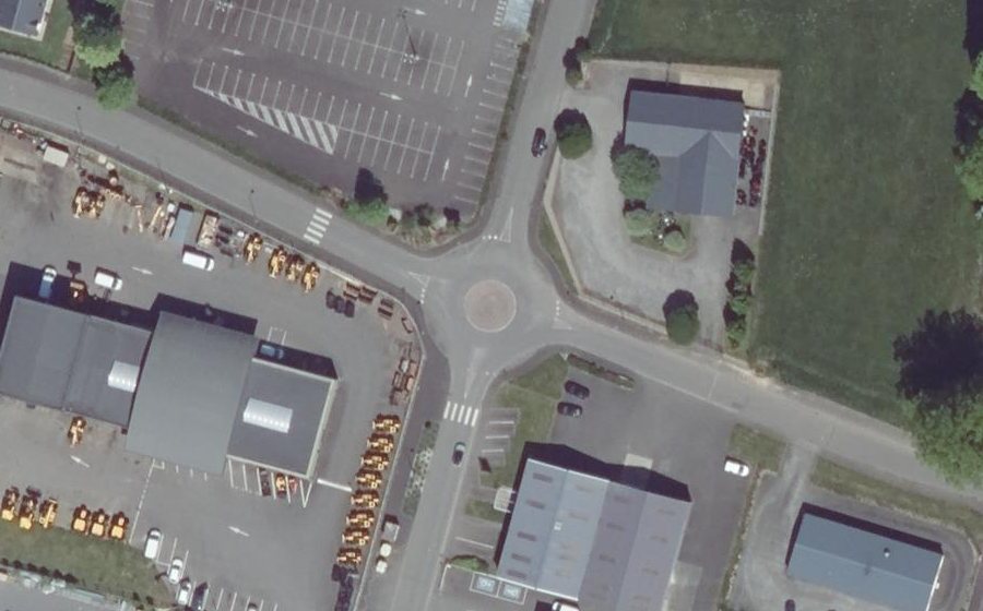 Vue aérienne du Rond-point anonyme n°1454092573