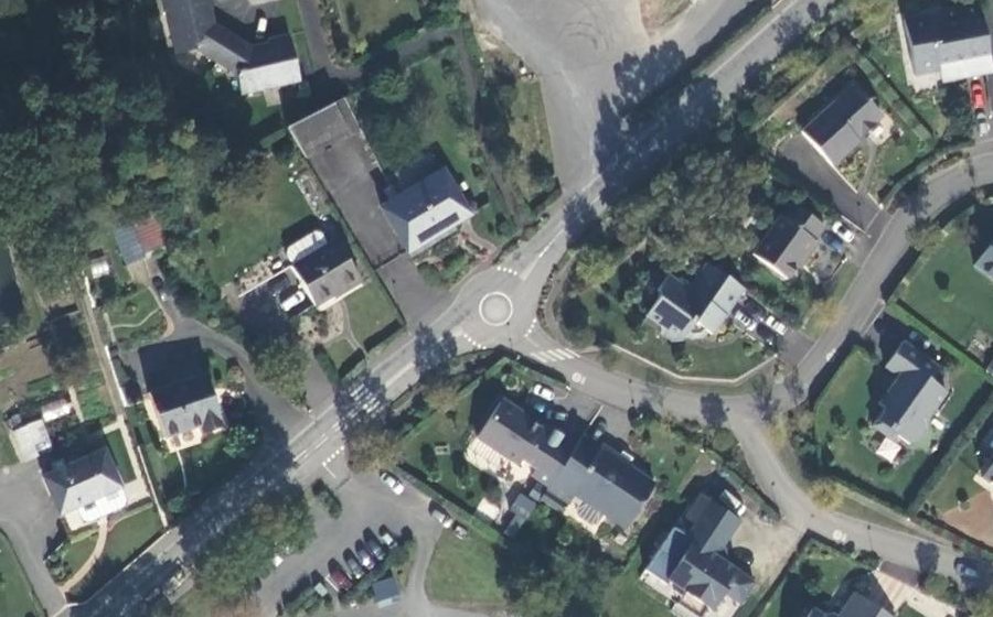 Vue aérienne du Rond-point anonyme n°1454123101