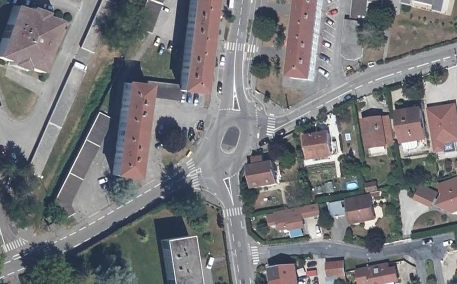 Vue aérienne du Rond-point anonyme n°145417251