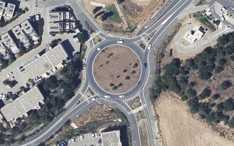 Vue aérienne du Rond-point anonyme n°145426415
