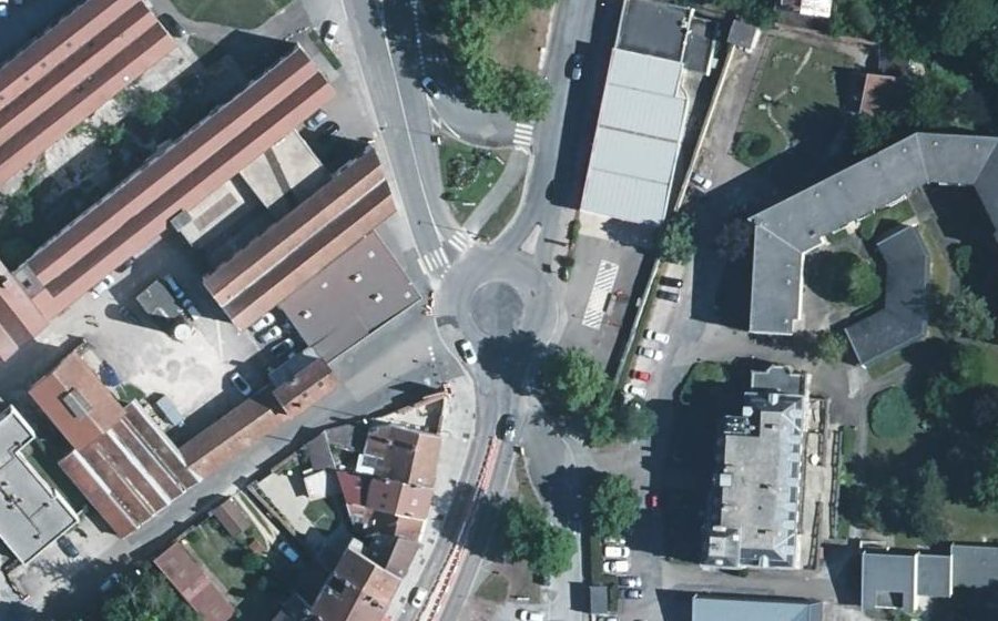 Vue aérienne du Rond-point anonyme n°1454711437