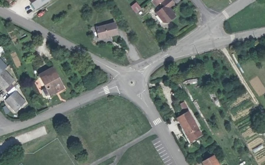 Vue aérienne du Rond-point anonyme n°1454712445
