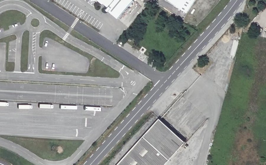 Vue aérienne du Rond-point anonyme n°1454835964