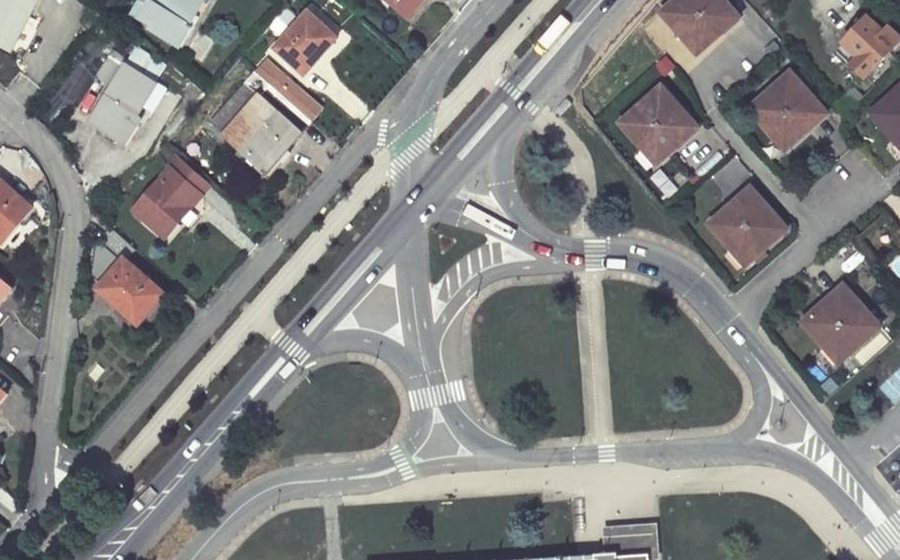 Vue aérienne du Rond-point anonyme n°1454959604
