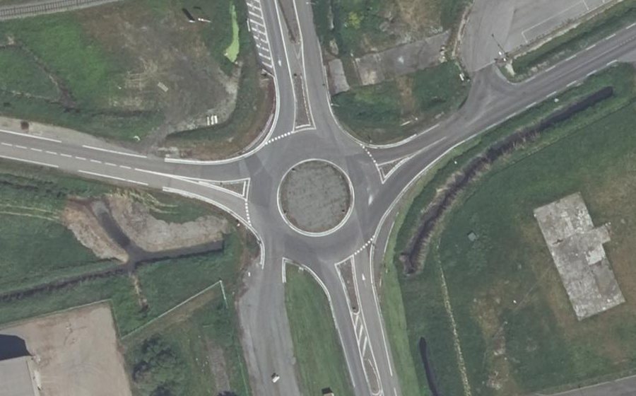 Vue aérienne du Rond-point anonyme n°1455085844