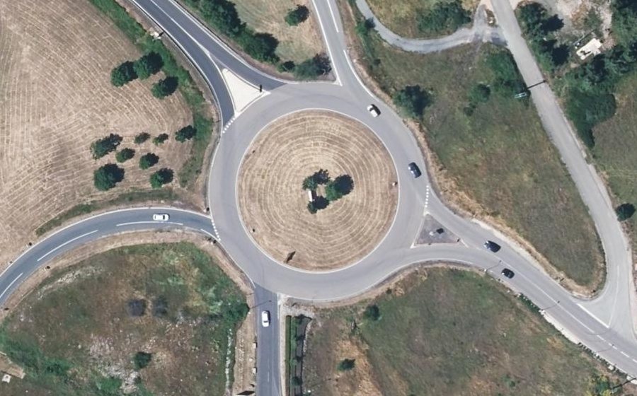 Vue aérienne du Rond-point anonyme n°145520690