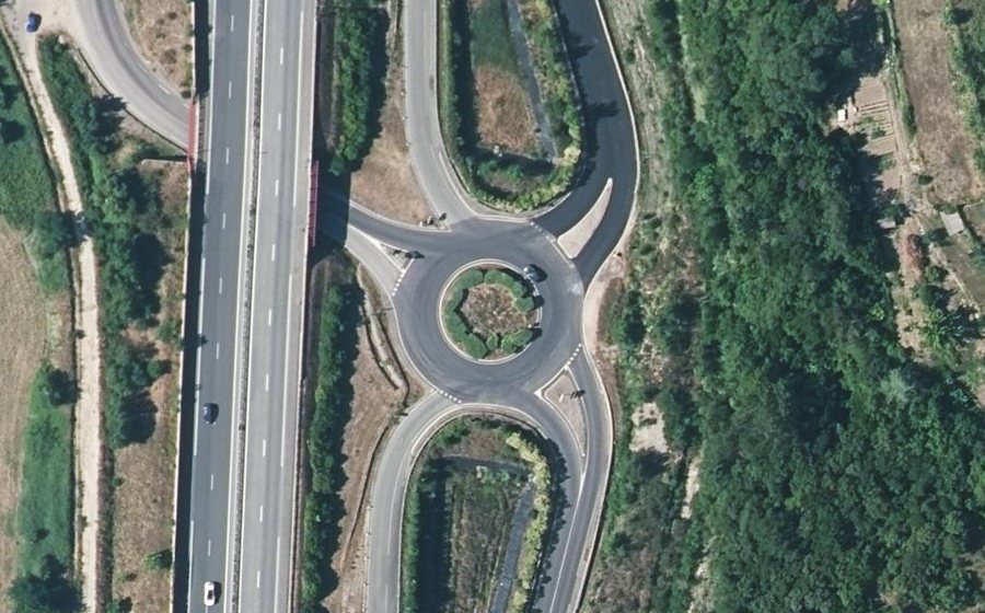 Vue aérienne du Rond-point anonyme n°145529975