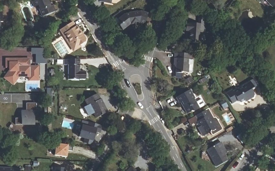 Vue aérienne du Rond-point anonyme n°1455384930
