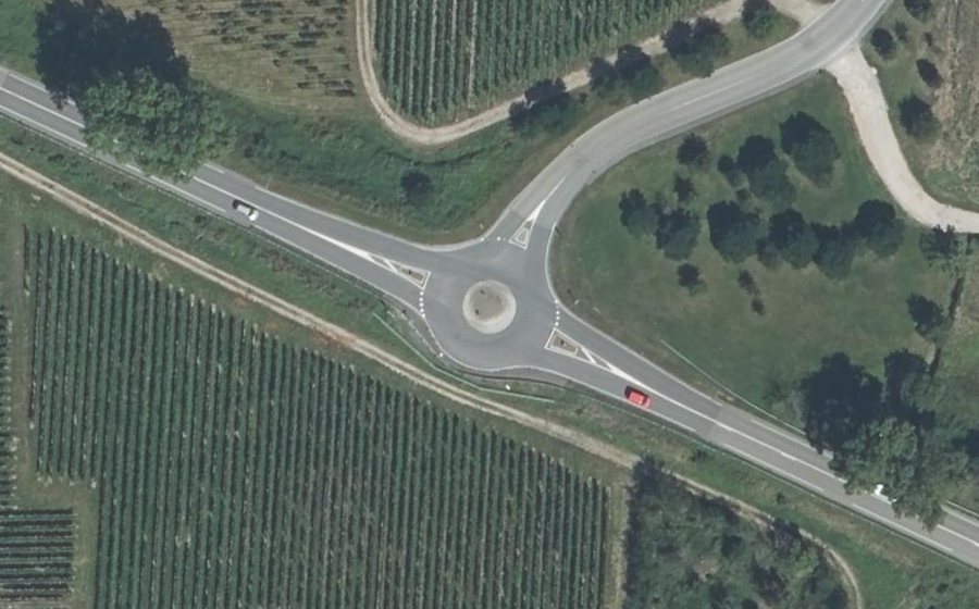 Vue aérienne du Rond-point anonyme n°1455786087