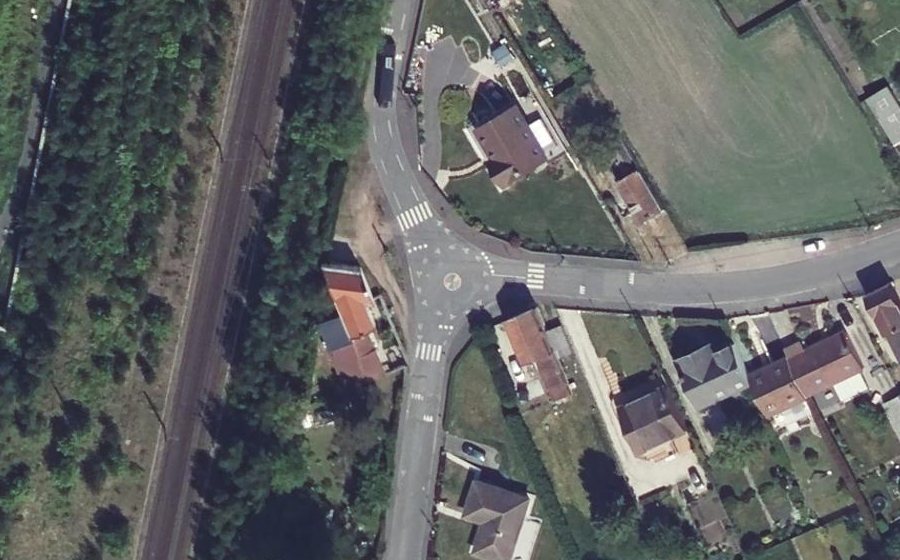 Vue aérienne du Rond-point anonyme n°1455859140