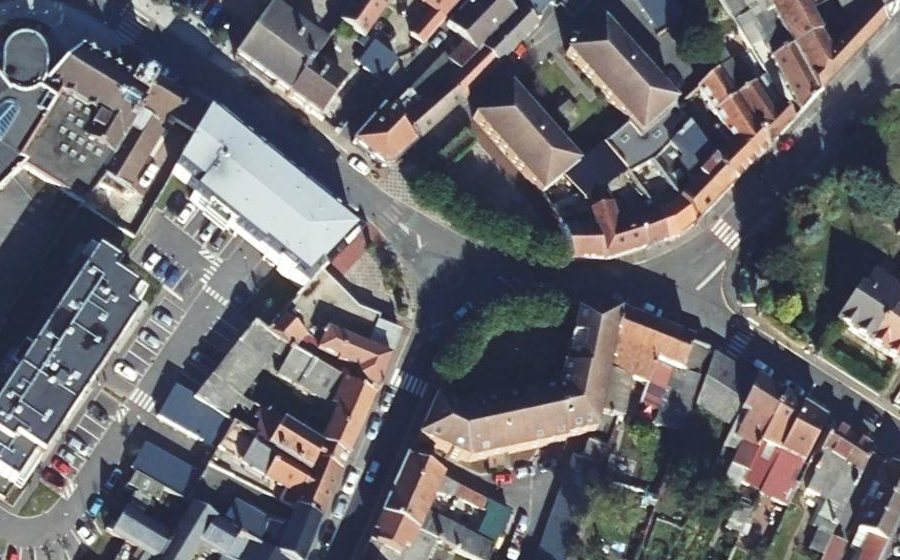 Vue aérienne du Rond-point anonyme n°1456192041