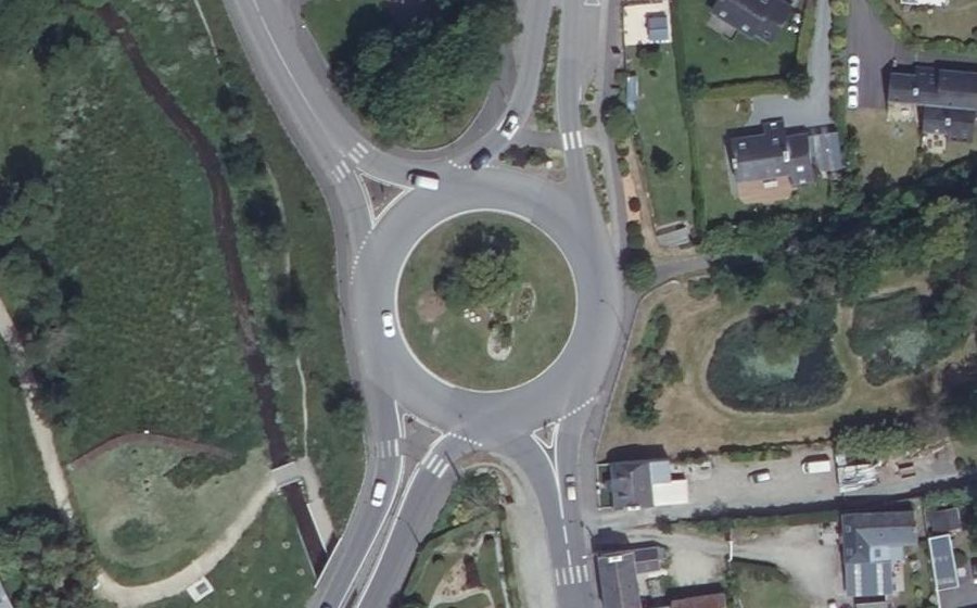 Vue aérienne du Rond-point anonyme n°1456597815