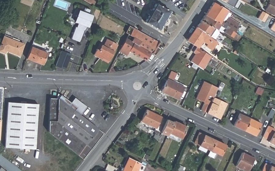 Vue aérienne du Rond-point anonyme n°1456839923
