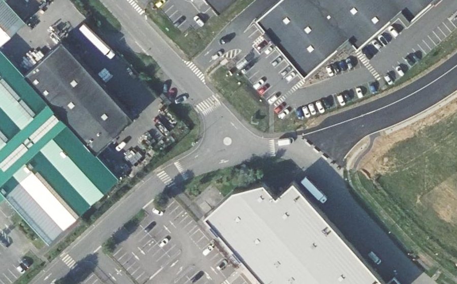 Vue aérienne du Rond-point anonyme n°1457581443
