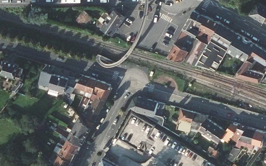 Vue aérienne du Rond-point anonyme n°1457892234