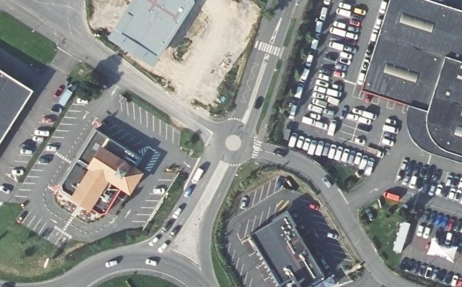 Vue aérienne du Rond-point anonyme n°1458487488
